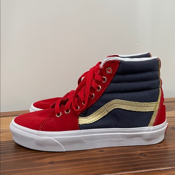 Vans Sk8-Hi Marvel Captain Marvel/ Wonder Woman Sneakers Men’s 6.5 Women’s 8 - Picture 4 of 13